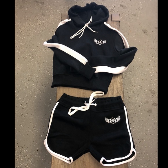 Women 2 Piece Short Set - Picture 2 of 4